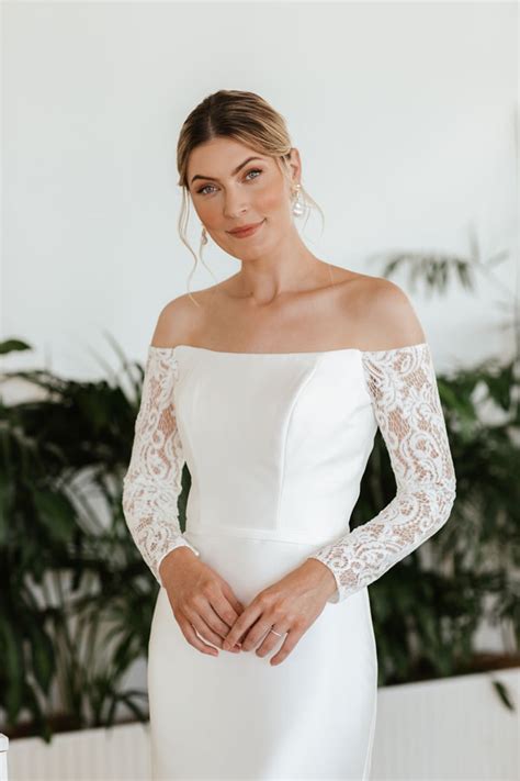 Meet Wendy Makin of Wendy Makin Bridal Designs .